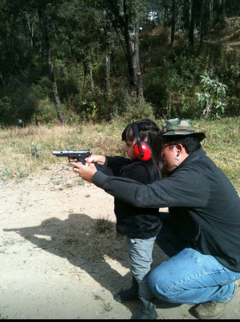 JavoHdz1's tweet photo. Enséñale a tus hijos a no atacar pero saber defenderse, no los hagamos víctimas del crimen y dependientes #desarmeciudadanoflagelonacional https://t.co/iMYrXPqNhz