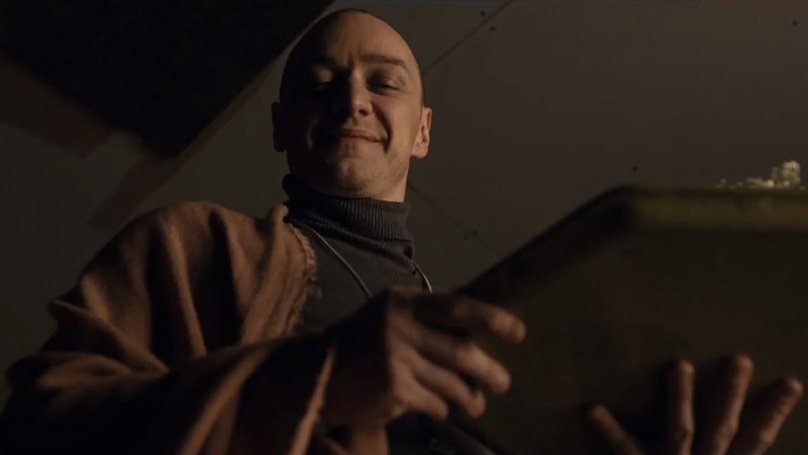 Gizmodo's tweet photo. Our review of Split, a genuinely good film with a truly shocking twist https://t.co/ThONcqFC7p https://t.co/8009ctpE3z