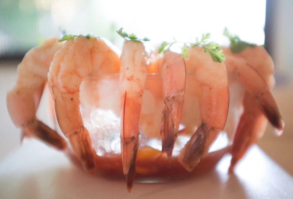 Nomiku's tweet photo. It's Friday - who needs a cocktail? How about shrimp cocktail? 🍤🍸 Kumquat Cocktail Shrimp recipe on #EatTender! https://t.co/FfzSX4RD88