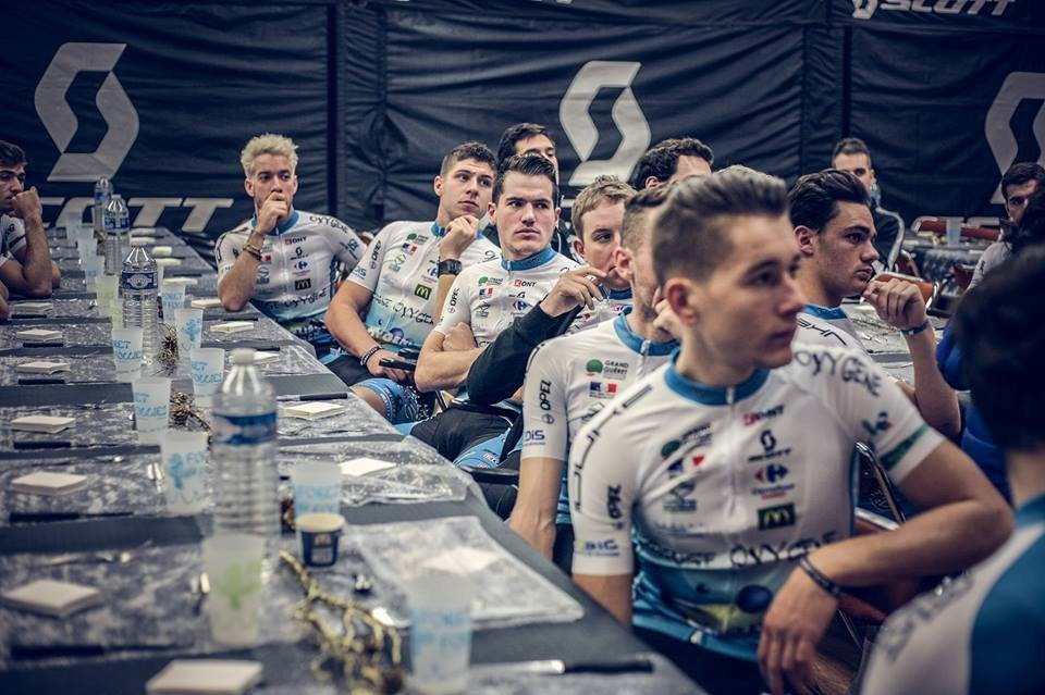 directvelo's tweet photo. Creuse Oxygène : « Pas la fleur au fusil » https://t.co/MoVOFXuQke  #directvelo @CreuseOxygene @Fouachekevin @thomgirard @GoumonA https://t.co/Fv3YKu3TVi