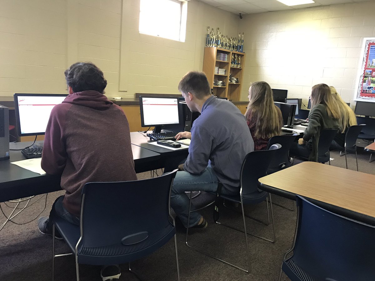 4riversCA's tweet photo. Students working hard on the WorkKeys test. This is a great certification to prove our students have good employability skills! #fcatc https://t.co/fJzckCwMnc