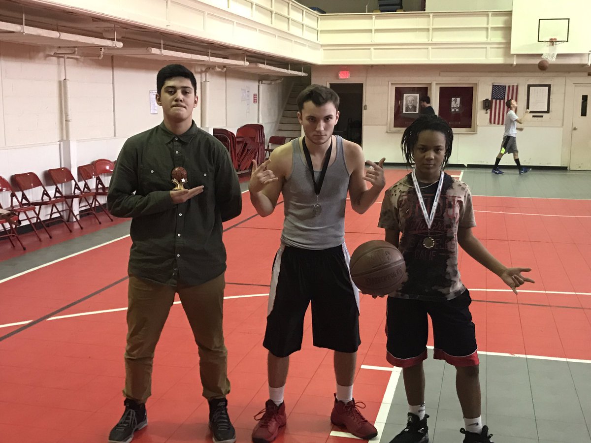 SCAMrCoachD's tweet photo. #AcademyShootingStars 🏀💫⭐️🌟 @SCADragons @swartzcreekad @swartz_creek https://t.co/B77W13DH9v