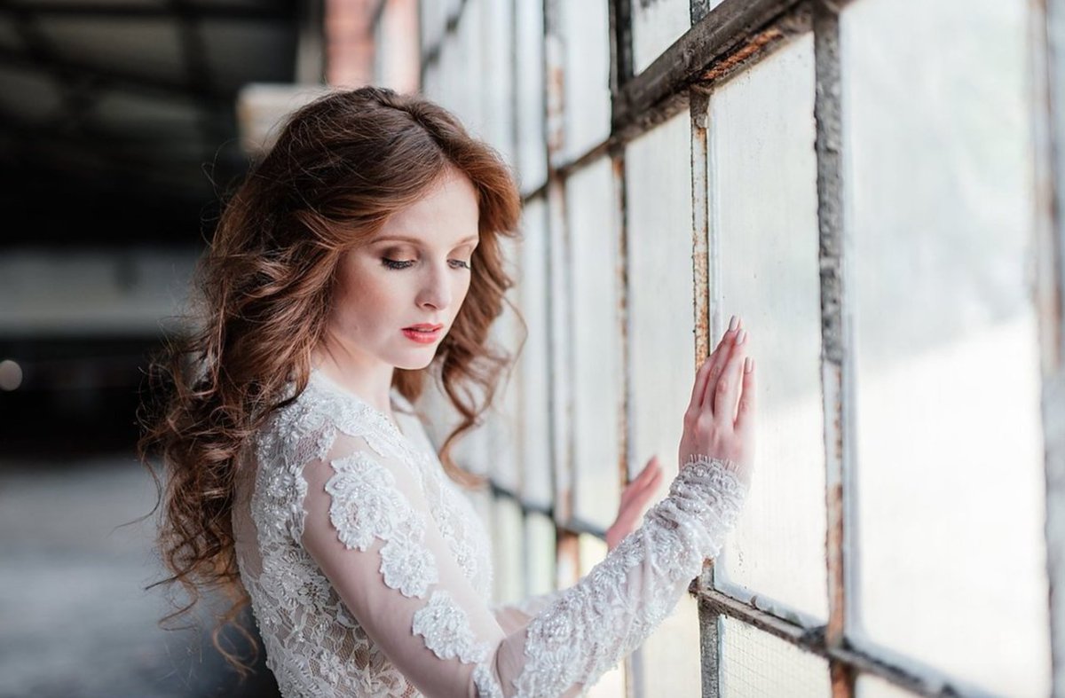 Wait until you see where this romantic look all came together! bit.ly/2jvoLU2 <a href="/Debsiesvisions/">Debbie Lourens</a> <a href="/Mon_AmourEvents/">Mon Amour Events</a>