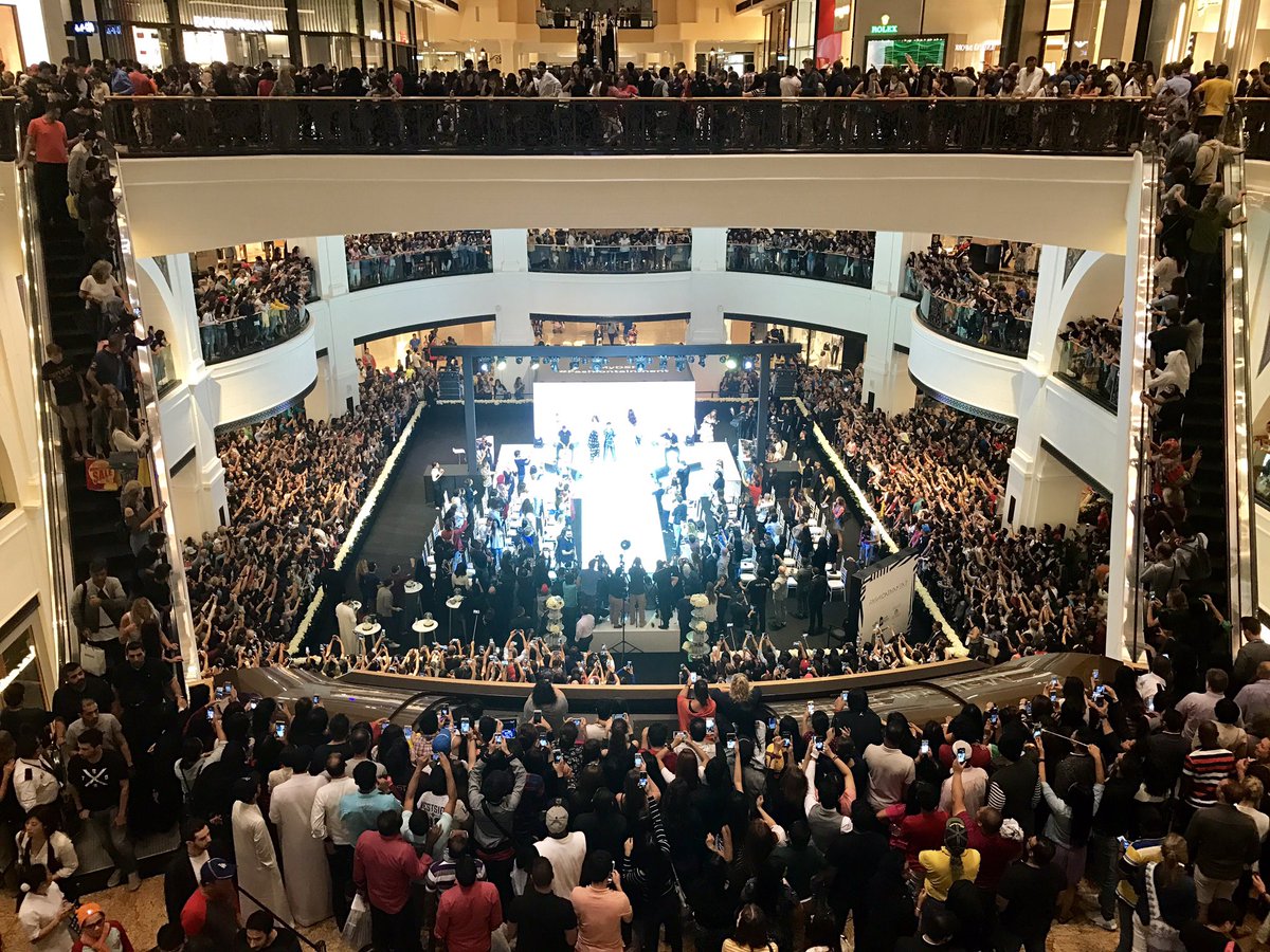 PaulWathan's tweet photo. Great performance by @JessieJ at the @MallofEmirates this evening! Right place at the right time 😃 #Fashiontainment #Dubai https://t.co/MrmaIwChYL