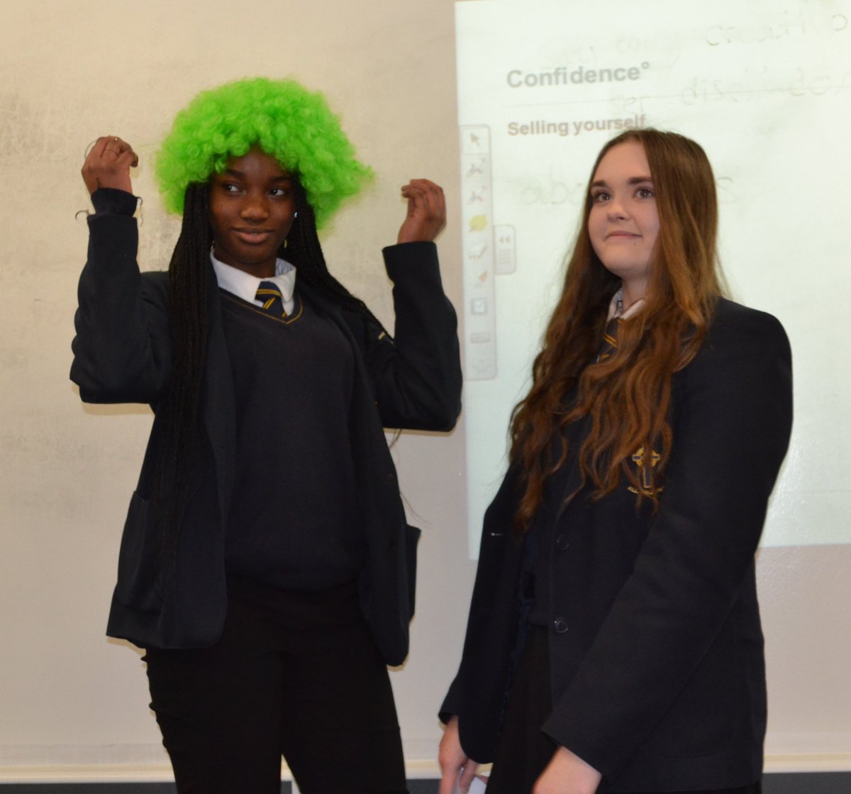 AllHallowsRC's tweet photo. Thanks to @DWF_GoFurther these 5 STAR Futures pupils can sell anything! #confidence https://t.co/HT7TRpL6Up