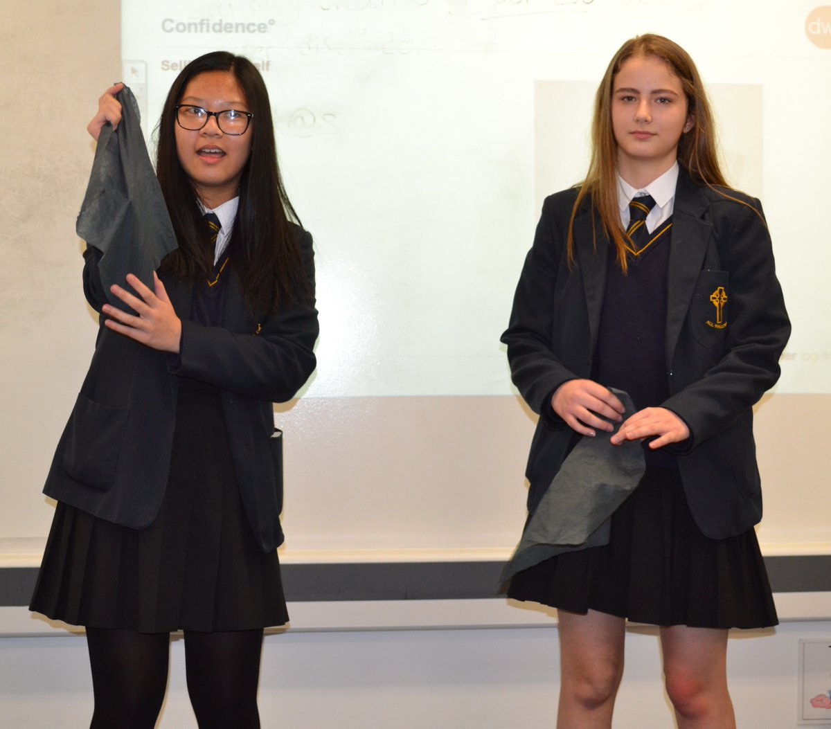 AllHallowsRC's tweet photo. Thanks to @DWF_GoFurther these 5 STAR Futures pupils can sell anything! #confidence https://t.co/HT7TRpL6Up