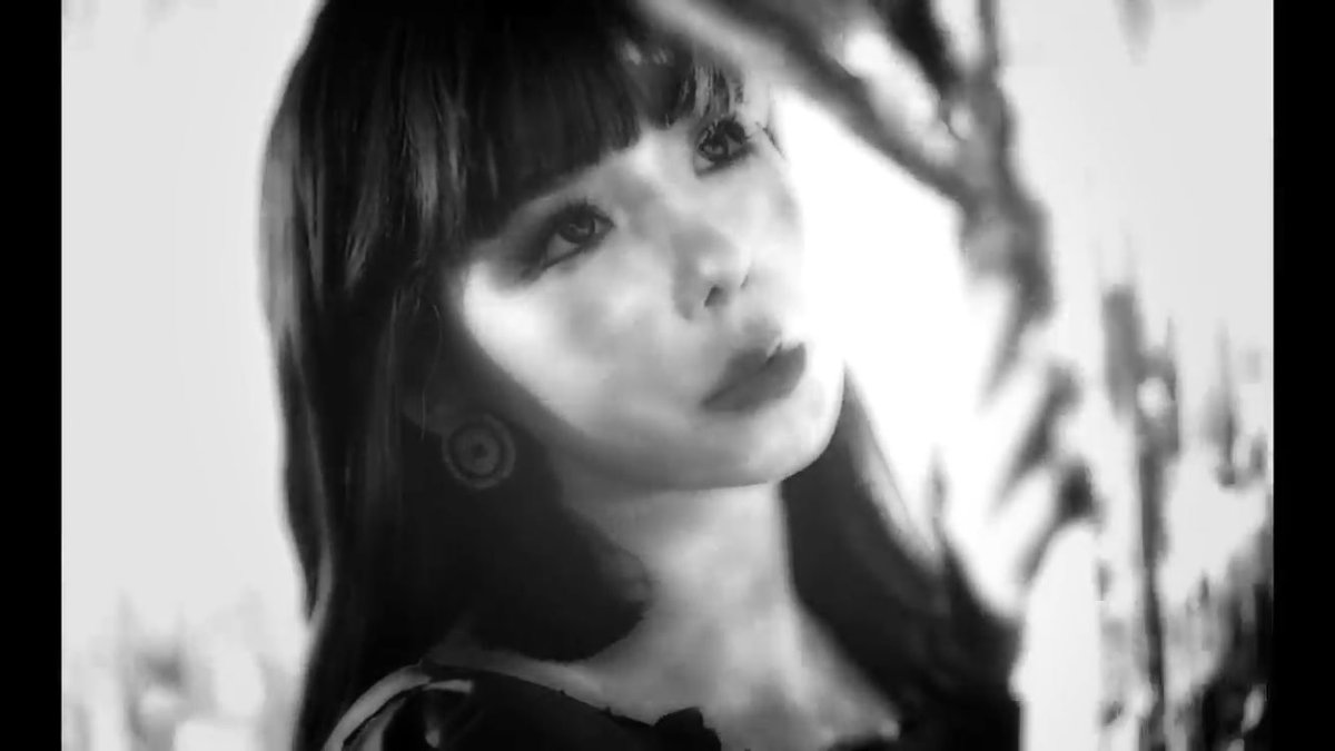 Let's Play 2NE1! tweet media