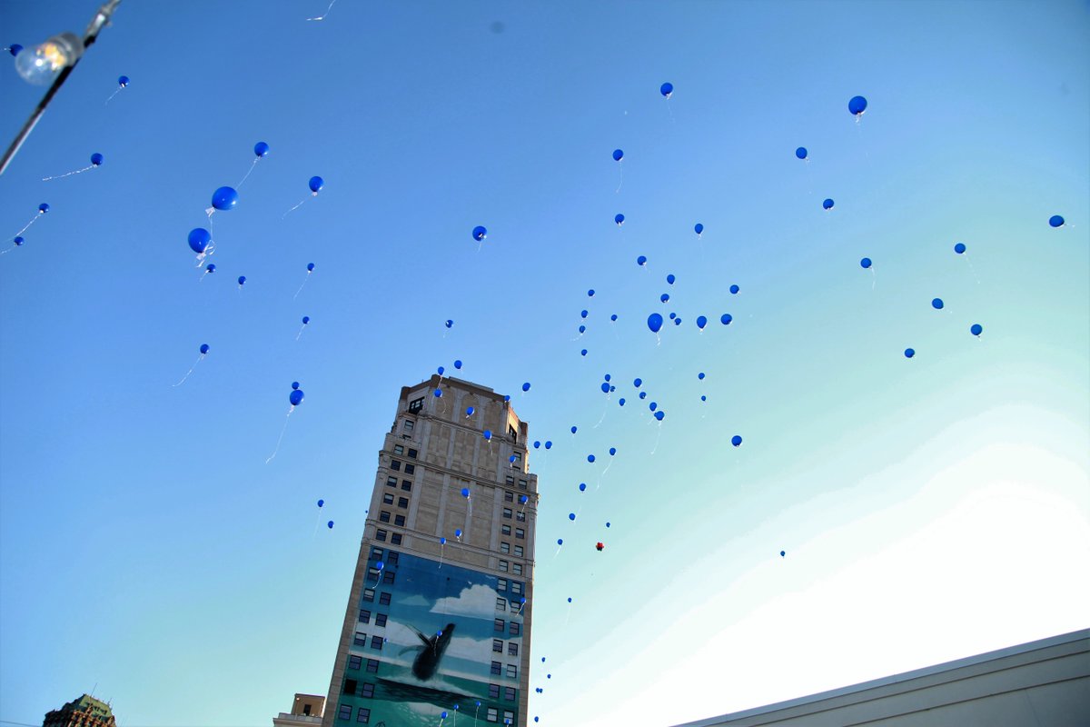 mimenshealth's tweet photo. #FlashbackFriday to last year's Run for the Ribbon Gala balloon release! #miumenshealthfoundation #runfortheribbon #menshealth https://t.co/aW6ZCc8yvX