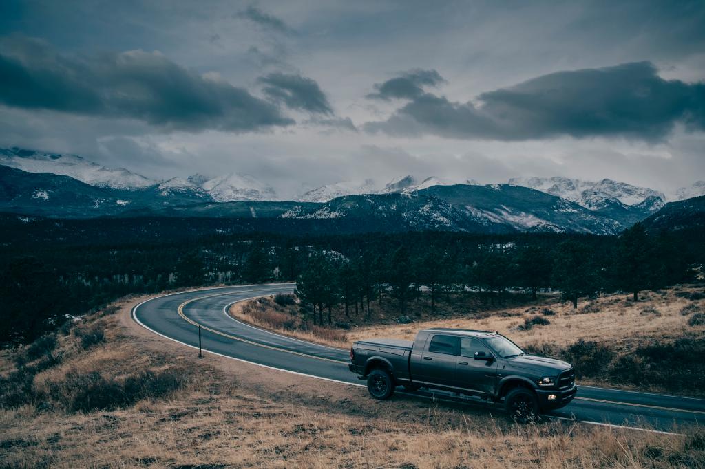 RamTrucks's tweet photo. The distances aren’t getting shorter, our trucks are going farther. #LongestLasting https://t.co/hVc8iRkoSr