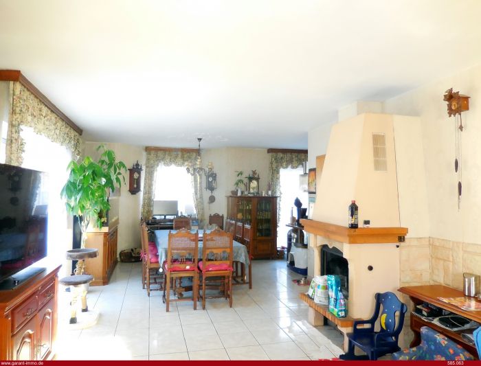 garantimmo's tweet image. Einfamilienhaus mit Einliegerwohnung garant-immo.de/585063017585 165m² #Geiselberg #immobilie #kaufen