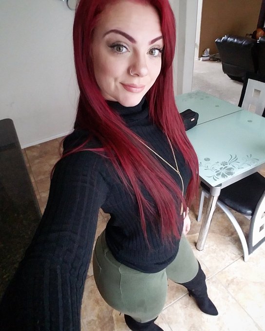 Watch Jen Royalty👑's leaked NSFW photo on TwXstars