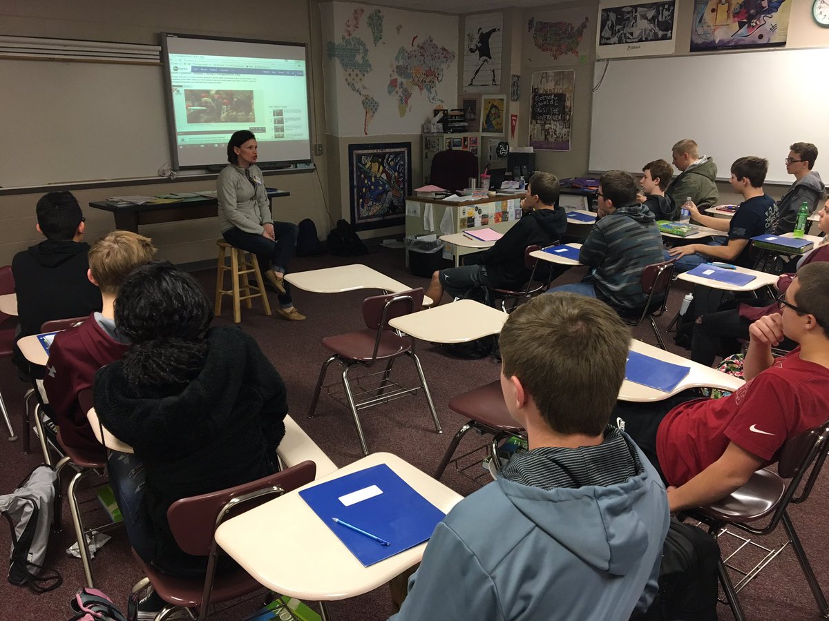 CMoffittWOWT's tweet photo. HAPPENING NOW: Sophomores at @plhsmonarchs in Ms. Wilton's class watching the #Inauguration Learning and experiencing history @WOWT6News https://t.co/cRnLZAfNSr