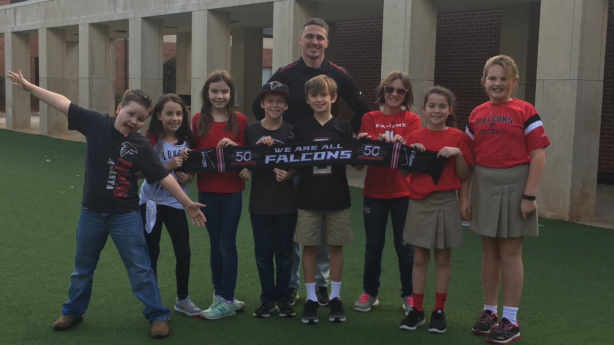 KMB1985's tweet photo. Falcon Pride in @TrenneyMustangs 4th grade class! #riseup #mvlower https://t.co/GjEhm9Ognz
