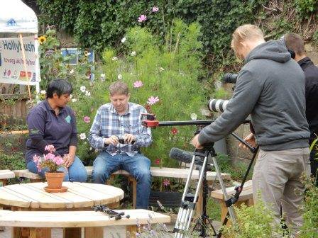 TCV Hollybush features in brill short video about #peersupport  youtube.com/watch?v=iUS4CY… <a href="/forumcentral/">Fórum Central</a> <a href="/VolitionLeeds/">VolitionLeeds</a> <a href="/PSHLeeds/">PeerSupportHub Leeds</a> <a href="/LeedsMind/">Leeds Mind</a>