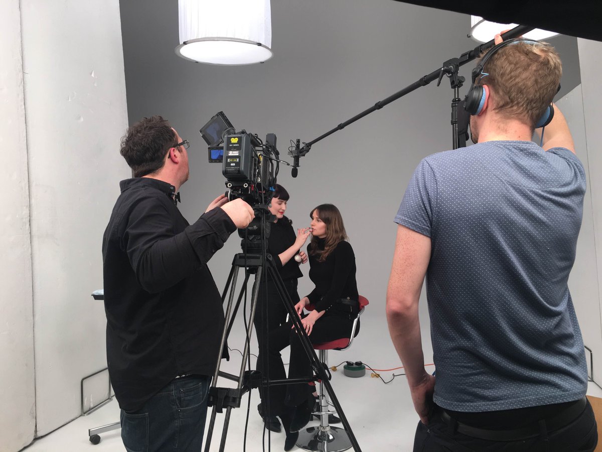 knicecreative's tweet photo. A look into our day with @MACcosmetics! #FridayFeeling #maccosmetic #makeup #tutorial 
https://t.co/rVkSns6yo4 https://t.co/smWZubUMJ4