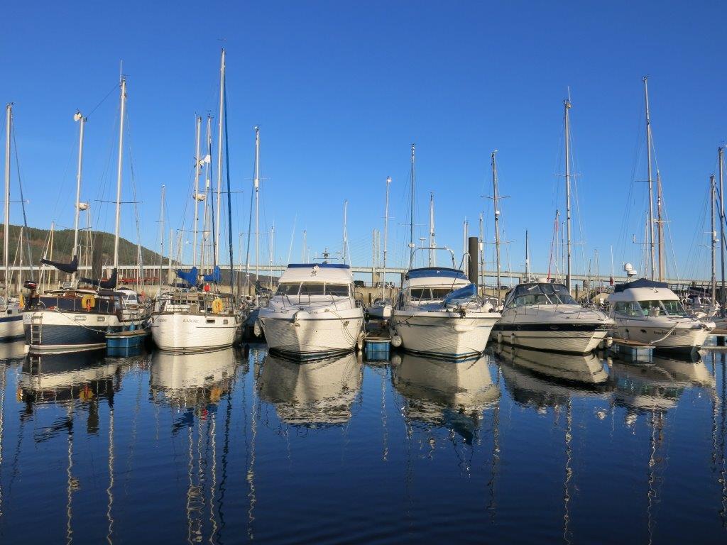 Glorious day at the marina and it's Friday! 😎