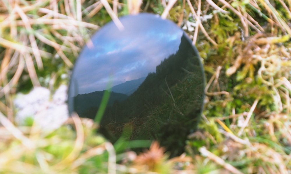 hollycorfield's tweet photo. I've been making tiny Claude glasses at @WordsworthTrust and today seems like a good day to watch the world in a tiny dark mirror. https://t.co/DvqcGQdDG4