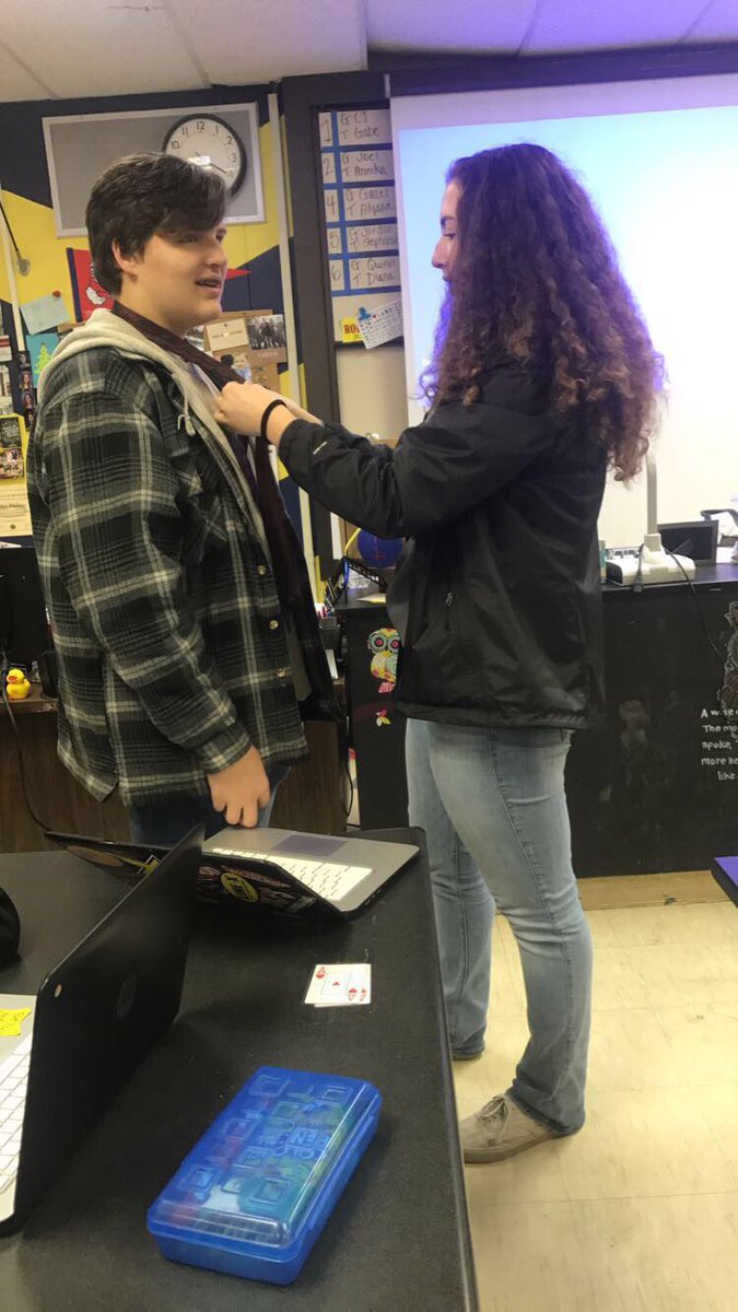 MsKWhitmyre's tweet photo. Learning to tie a tie 👔 #lifeskills #FFAFriday https://t.co/Ok2MRTKdeG