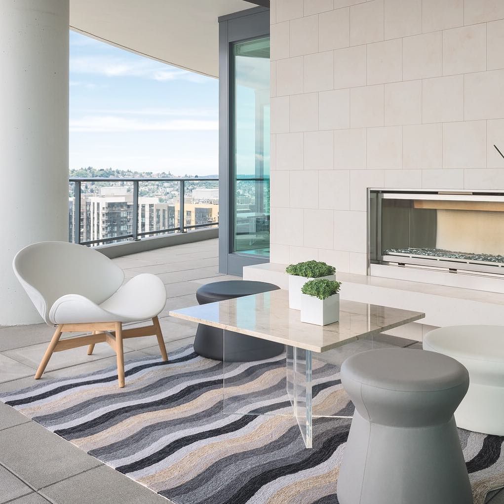 luxemagazine's tweet photo. The tranquil color palette of this outdoor living space mirrors its calm interiors
#LuxePN… https://t.co/0QDkPJhauE https://t.co/dWRTSBhPy0