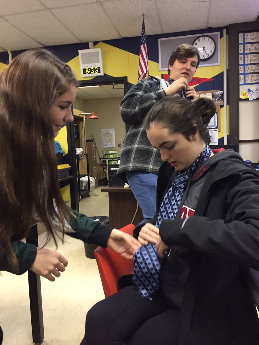 sunshinesav12's tweet photo. FFA fridays are full of fun! #tietweeting https://t.co/C5DvwnP84y