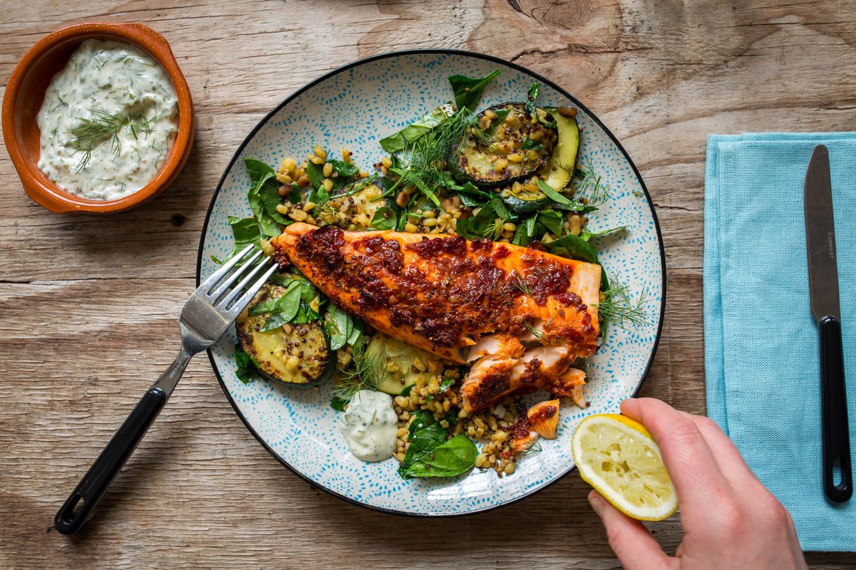 Dieses Gericht ist ein Sammelsurium aromatischer Geschmacksnoten von Chili über Knoblauch bis Harissa! http://ow.ly/t6Zh3083cFp #fishfriday