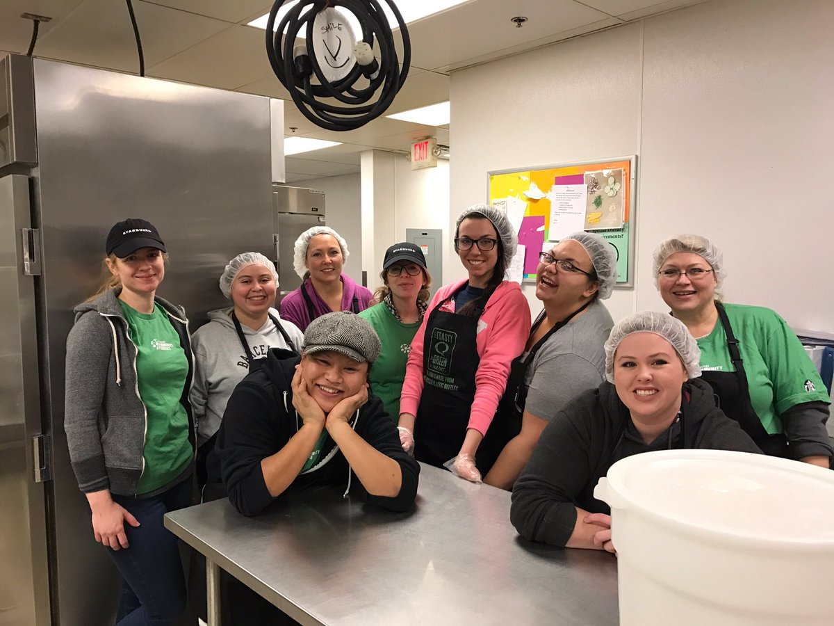 mrsjmass's tweet photo. Spent an awesome morning with partners from D0348 at Faith Mission community kitchen #mlkdayofservice #extrashotofgood https://t.co/7OubLtQJFf