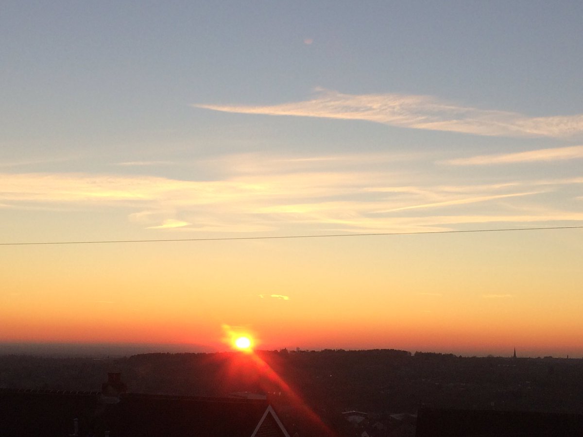 RachycCharter's tweet photo. A few iPhone sunset shots as you asked for some...@ChadWeather #BeautifulEndToABeautifulDay https://t.co/opMqj6wpmL