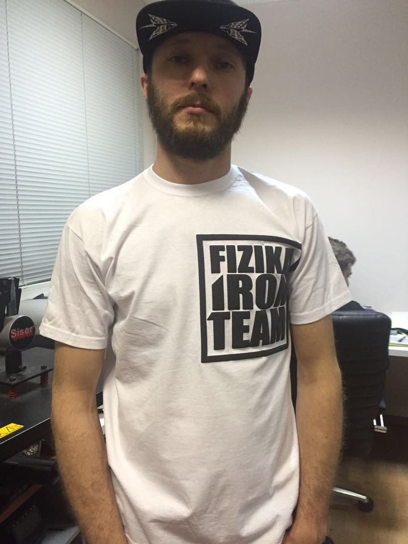 FizikaDriving's tweet photo. 13Team и мы - летом делали шмот совместный!

Правда, вместо продаж раздарили все друзьям.
Бизнесмены мы, конечно… https://t.co/XOYt8733iY https://t.co/xGkHSw4Q6K