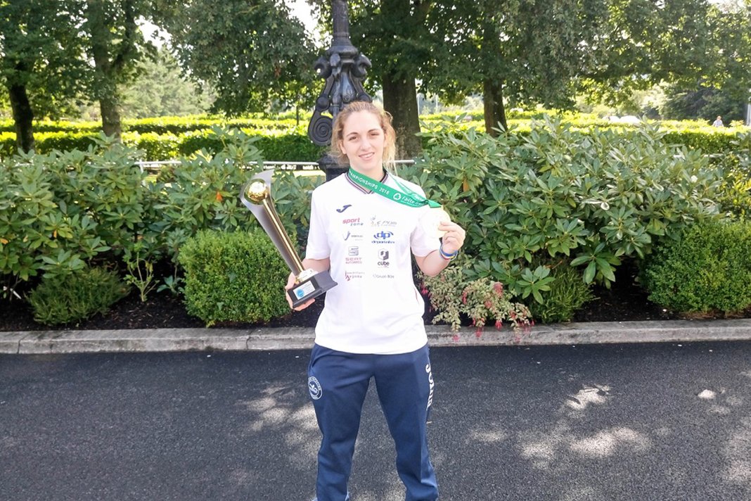 cordopolis_es's tweet photo. La cordobesa Ana Muñoz, en los Premios Nacionales del Deporte por su Mundial del Kick Light. https://t.co/oQsw5St7Nf https://t.co/FivV223CSU
