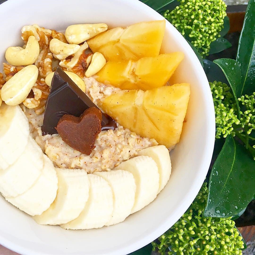 Belovedates's tweet photo. Sick of the grey weather? Look at @littlevegansparrow breakfast that will bring back the summer! Have a #datelicious weekend ;)  #breakfast https://t.co/03RX9AYnm6