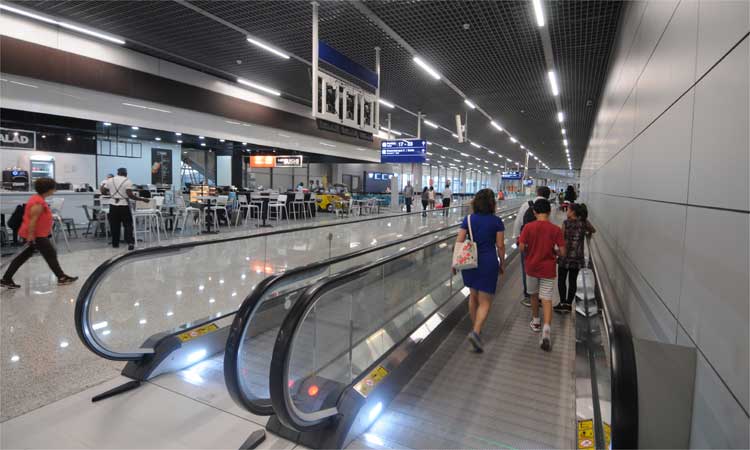 cleuberdacunha's tweet image. #Passageira morre após passar mal em voo que pousou em #Confins goo.gl/eb7GPl