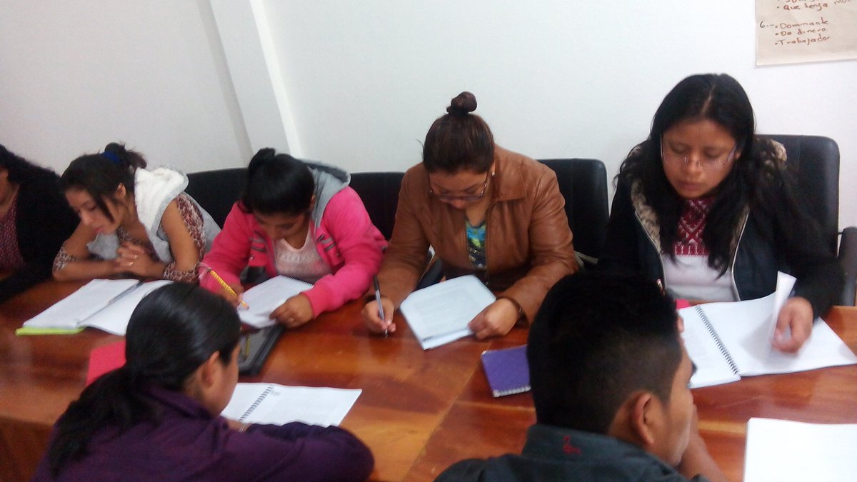 mgatorres's tweet photo. Ciudadanos trabajando en grupos sobre temas de género en 2do. Día de taller de capacitación impartido por @Isitame #ENCCIVICA #MUCHODIALOGO https://t.co/nJIPIOGrE7