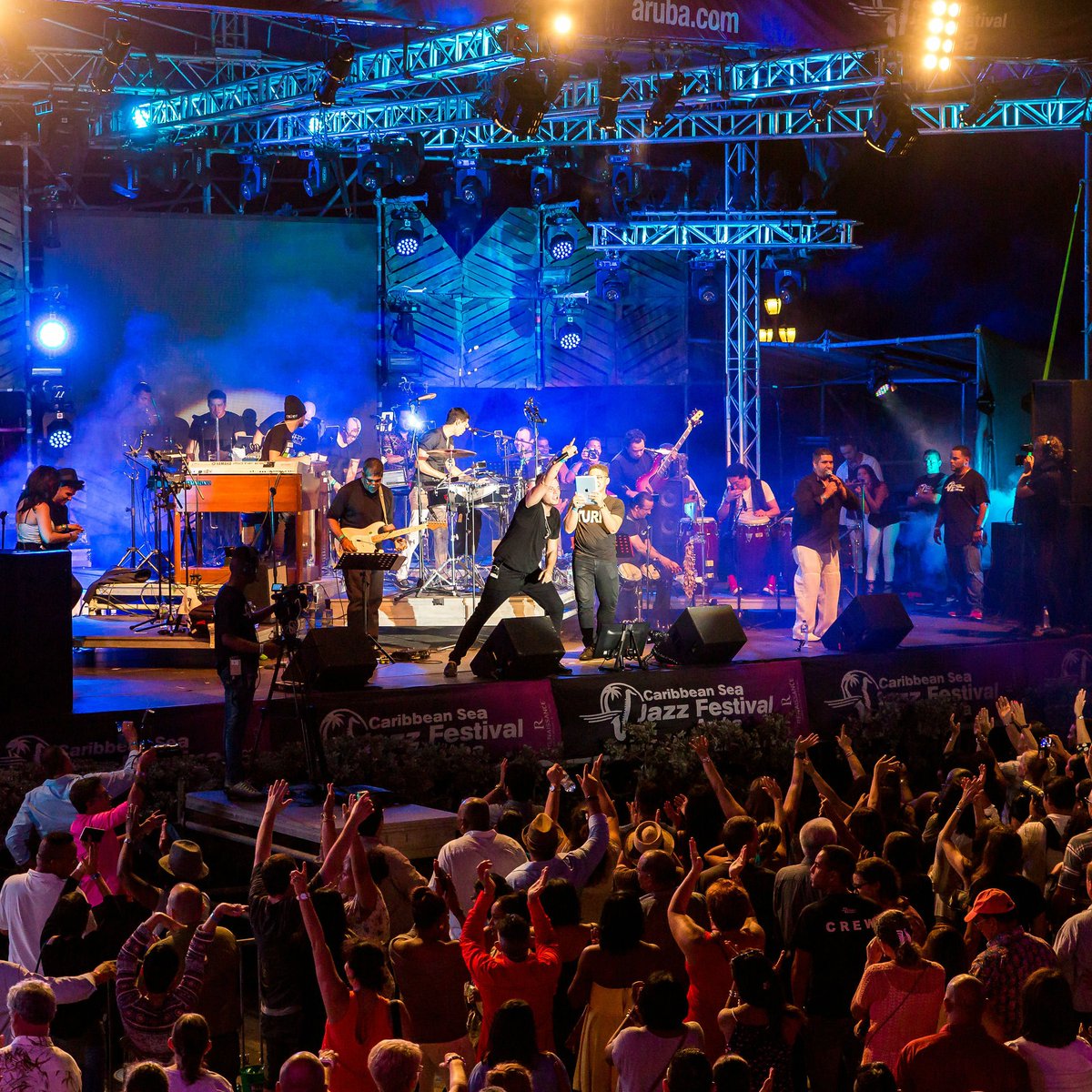 UnityTribute's tweet photo. If #Aruba was this amazing you can imagine how is going to be the #SheilaECruise with #UnityLatinTribute from Feb 10-13!! @FvargasMusic 😃🎤🔥 https://t.co/Y27R8R6mkP