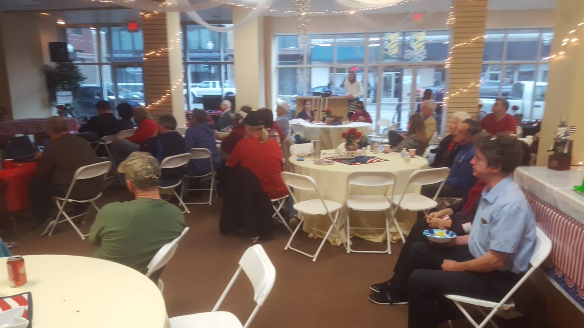 jcookKSN's tweet photo. Inauguration watch party in Joplin. https://t.co/CeHq7OmbQ6