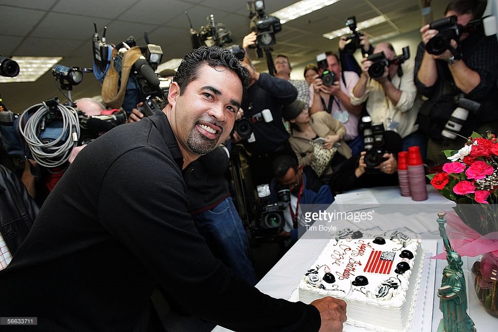 CAN\T LET A JANUARY 20TH PASS WITHOUT SAYING HAPPY BIRTHDAY TO OZZIE GUILLEN~~!~!~! 