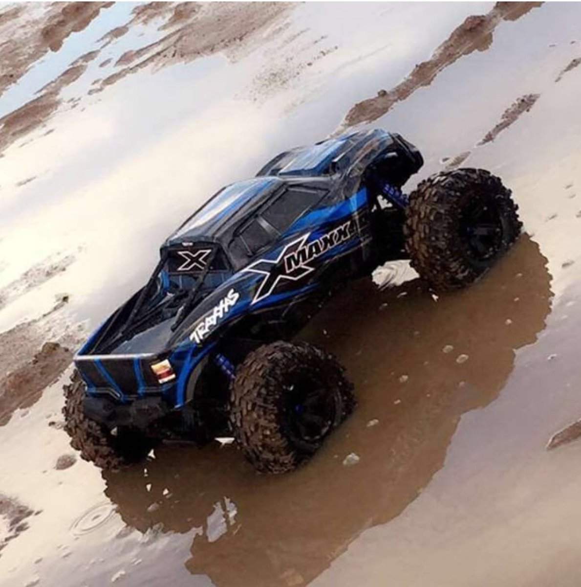 When it's wet outside that means it's time to break out the beast! #Traxxas #TraxxasLife #FanFriday (📷: chuys95)