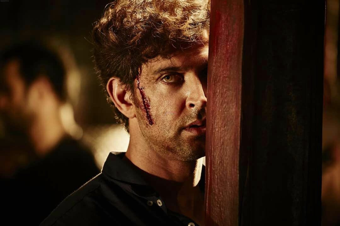 amodpandit5's tweet photo. Another sneak peek from #KAABIL, Hats off @iHrithik sir &amp; team to create this action. PHENOMENAL #5DaysToKaabil 🙏❤❤ https://t.co/lH6O9jJv0i https://t.co/cnT9Qulkz5
