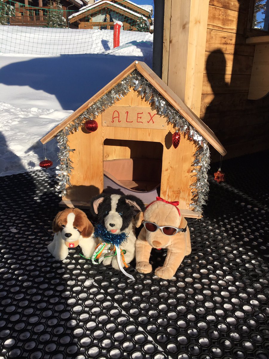 SimonRanner's tweet photo. @albertactionski Hanging with some homies at the Pralong lift. https://t.co/tgvsunDjAk