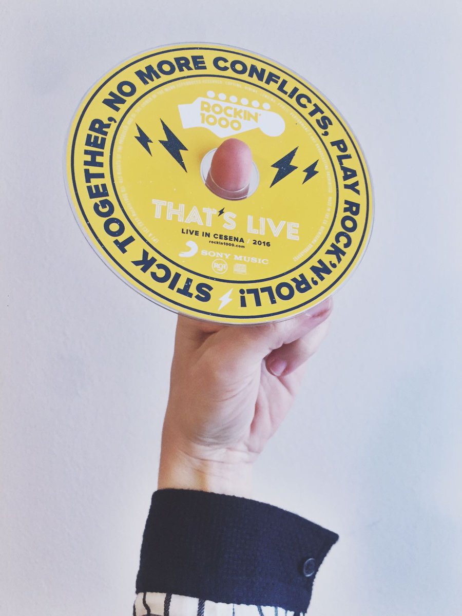 rockin_1000's tweet photo. Cresce l'hype per l'uscita del CD di #ThatsLive: intanto noi iniziamo a toccare con mano!  😜 https://t.co/9q9Py6tt3T https://t.co/1R5tcj2q7u