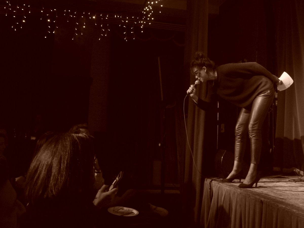 Emma_Dav1es's tweet photo. I had so much fun last night performing 'Louise Harper' @ArtFabric thank you @ArtFabriCEmiP what a lovely crowd! https://t.co/Ku1CCIXnJ3