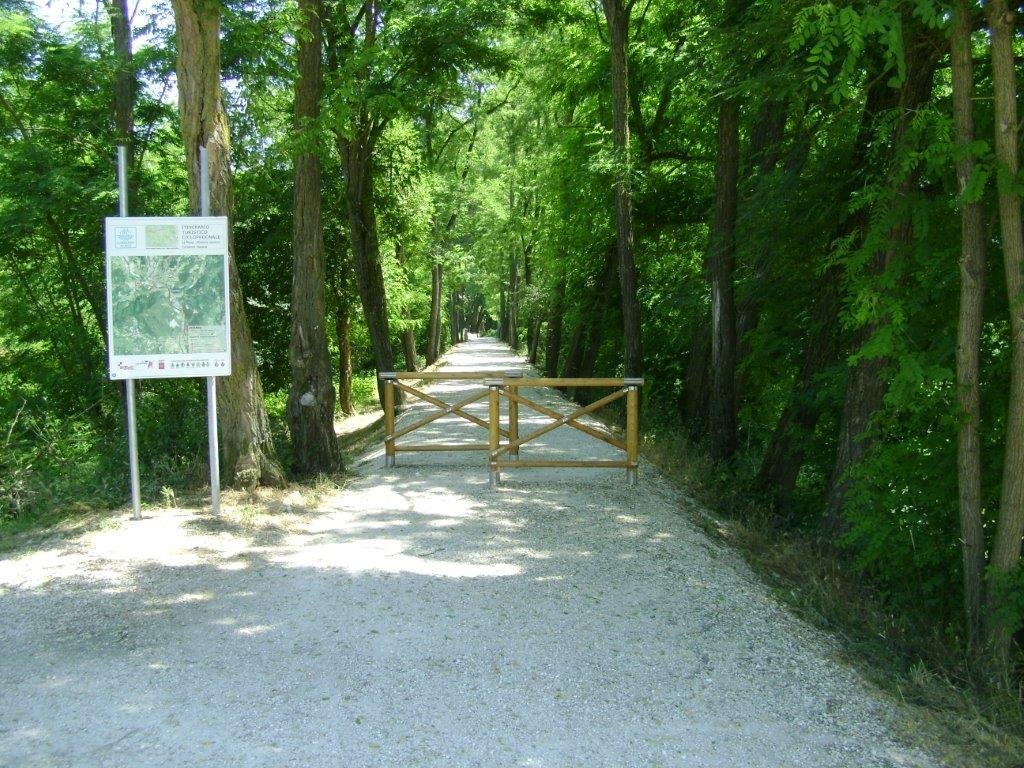FESRToscana's tweet photo. 2 nuovi bandi per i #Comuni toscani per la mobilità dolce, #pisteciclabili e ciclopedonali. #asse4 #porfesr -BURT https://t.co/L6ftrECUDP https://t.co/9OFaVop3F5