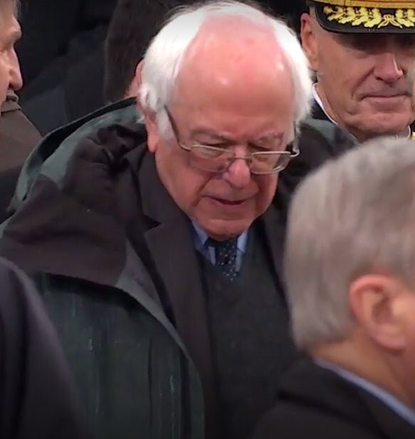 AdamFriedland's tweet image. My guy wore Kirkland signature to the inaug ❤