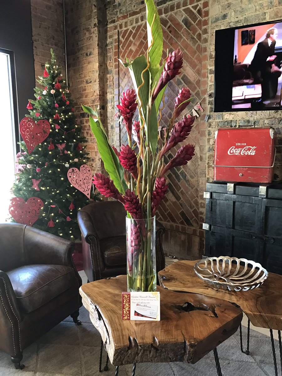 Highpoint650's tweet image. Stunning @GBoswellFlowers!!! Love our Friday delivers! #fortworth #nearsouthside #hospitaldistrict #flowers #florist #urban #apartments