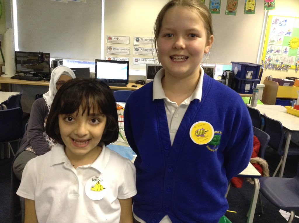 DECLeeds's tweet image. We were buzzing after learning about the difference #fairtrade makes to farmers and making fantastic bee badges! @IWPSLeeds @fairtradeleeds