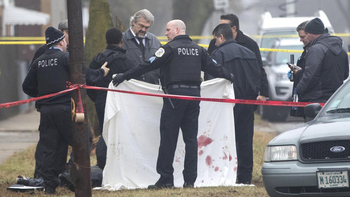Kids step around crime scene as police investigate fatal shooting by