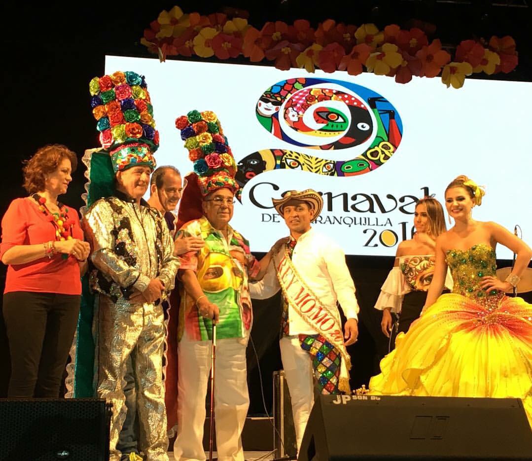 BarranquillaBQ's tweet photo. #TBT Recordamos algunos momentos de la Lectura del #Bando2016 por la Reina del @Carnaval_SA de #Barranquilla 2016 @marcelagarciacp https://t.co/G89WWmJCGW