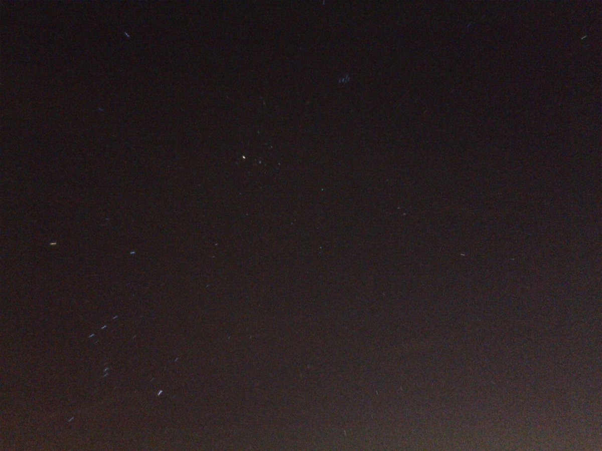 andy_stones's tweet photo. Decent night sky for a change, won't be seeing much more tonight 🍻 #venus #mars #orion https://t.co/Q8X7UbFNjq