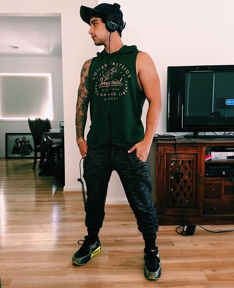 BESTOFJAl's tweet image. 👅👅👅