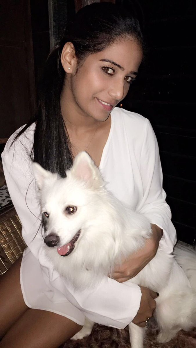 Poonam Pandey (@iPoonampandey) | Twitter