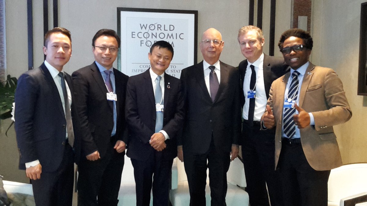 Welcome #JackMa! Member of Board of <a href="/wef/">World Economic Forum</a>’s <a href="/GlobalShapers/">Global Shapers</a> Community. wef.ch/nram1750 Thanks #JackMa, #KlausSchwab! &amp; <a href="/amonck/">𝚊𝚍𝚛𝚒𝚊𝚗 孟安典</a>! #wef17